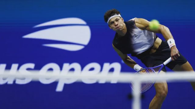 Ben Shelton, Carlos Alcaraz bring their own electricity to US Open quarterfinal