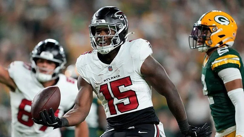 Packers booed during ‘butt-whooping’ at home to Falcons