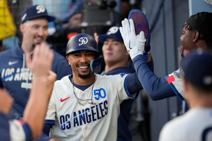 Dodgers’ September surge continues: L.A. racks up 15 hits in win over Giants