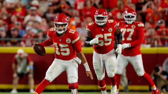 Monday Night Football: Chiefs lead the Broncos 14-7 at halftime