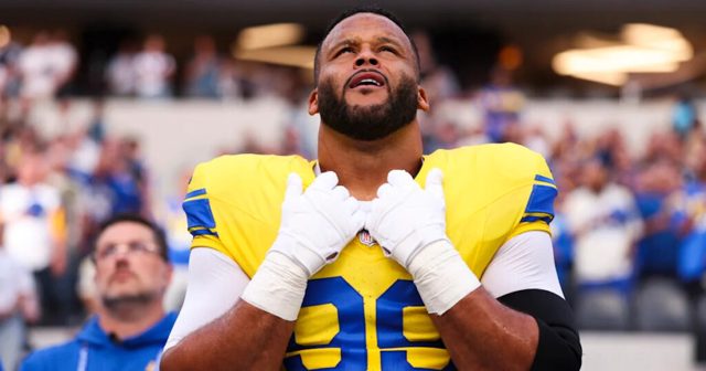 Aaron Donald misses practice with a sore back
