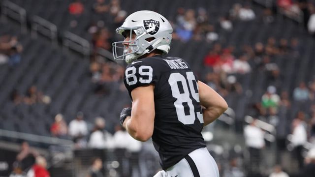 Brock Bowers is expected to make his season debut Sunday