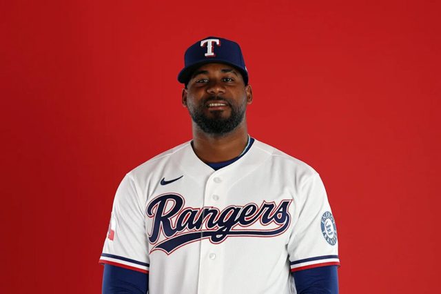 Rangers add Otanez, option Ahlstrom