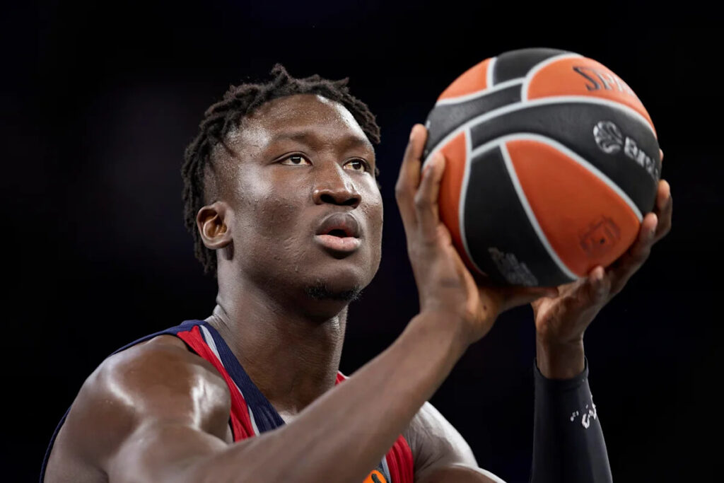 Cavs sign former second-round pick
