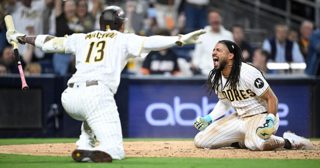 Padres get on top fast in all-around rout of Cubs