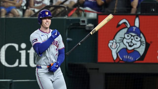Mets play spoiler with three long balls in victory over Rangers