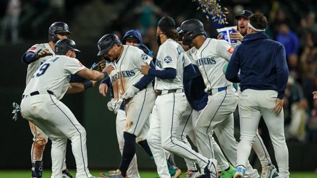 Mariners Live, Beat Astros 6-5 in Extras