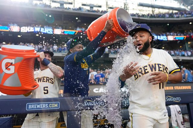 Chourio’s late heroics lead Brewers over Cubs in Labor Day thriller