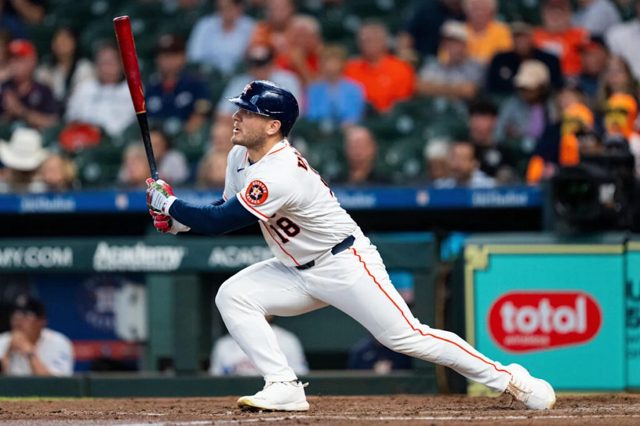 4-Run Third Backs Brown as Astros Drop White Sox 6-2