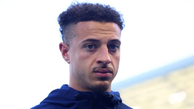 Update On Chelsea And Their Pursuit Of This Leeds United Midfielder: What Should Alonso Do?