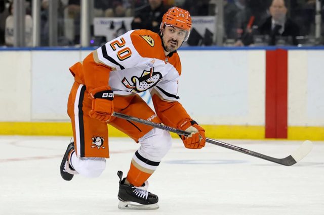 Montreal Canadiens sign Chris Kreider to one-year deal