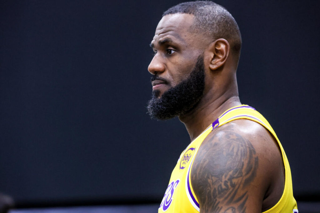 Lakers star LeBron James complains about flying to Milwaukee for a preseason game