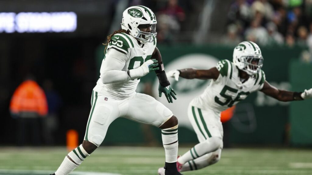 Jets release Takk McKinley to make room for Haason Reddick on 53-man roster