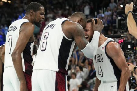 LeBron James savors time as Steph Curry’s teammate; doesn’t know if it’ll happen again