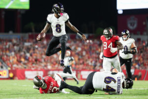 Ravens-Bucs: Lamar Jackson tosses 5 TD passes, Baltimore reels off 34 straight points in victory over Tampa Bay