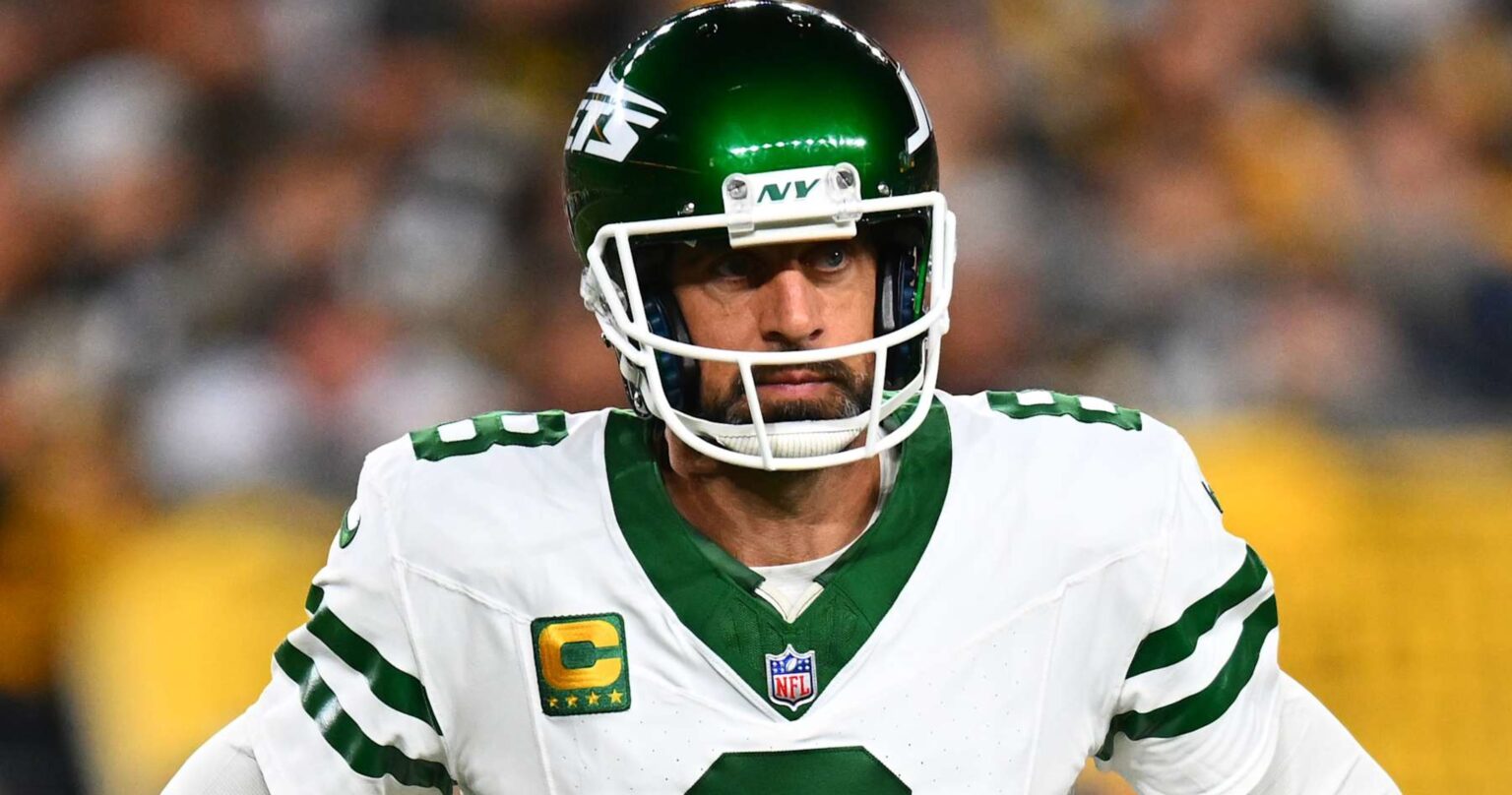 NFL Fans Troll Aaron Rodgers, Davante, Jets for Loss vs. Russell Wilson, Steelers