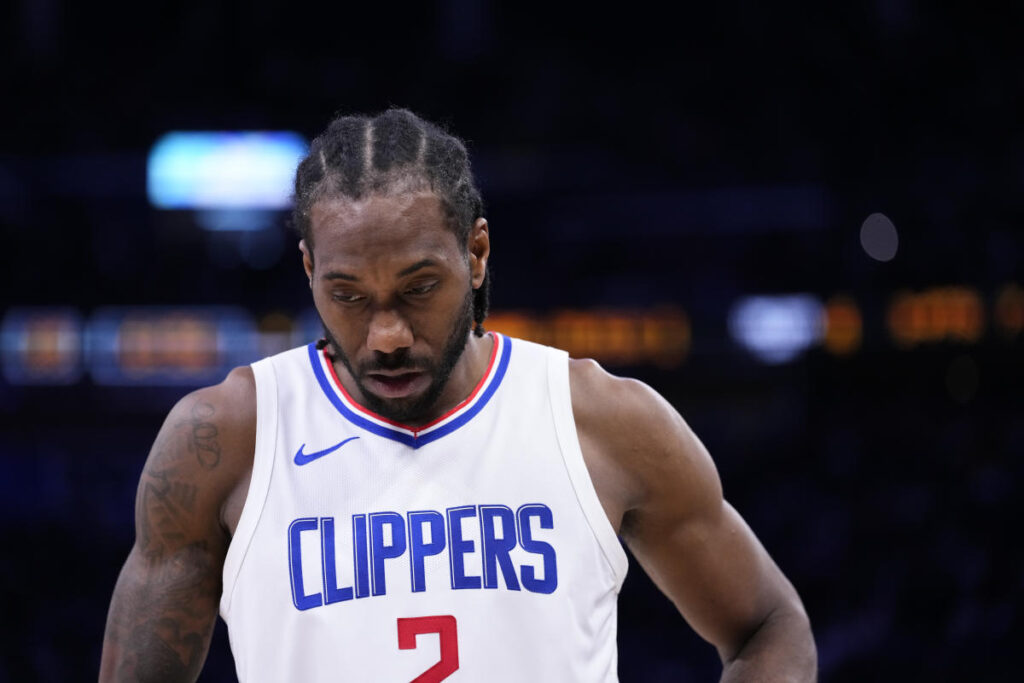 Former Clippers trainer suing team, says he was fired for voicing concerns over Kawhi Leonard injuries