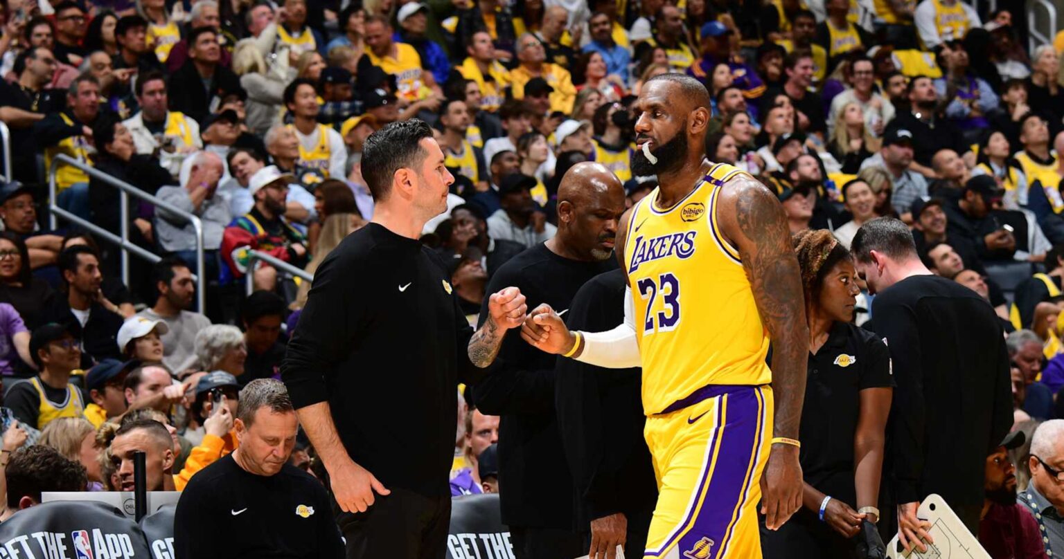 LeBron James, JJ Redick Celebrated By NBA Fans as Lakers Win vs. Kings to Start 3-0