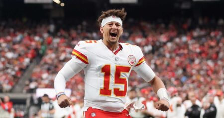 NFL Coach Hypes Patrick Mahomes: Chiefs QB ‘Is a Gladiator in the Coliseum’