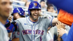 Mets’ Jeff McNeil tallies RBI hit in Arizona Fall League rehab game