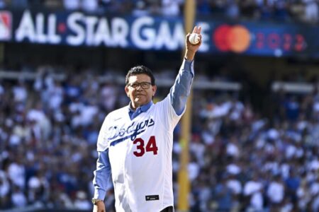 Hernández: Fernando Valenzuela exuded quiet pride, understated dignity and a high baseball IQ