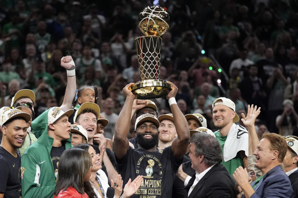 NBA Opening Night scores, live updates: Celtics hang 18th banner vs. Knicks, Bronny and LeBron could suit up together for the Lakers