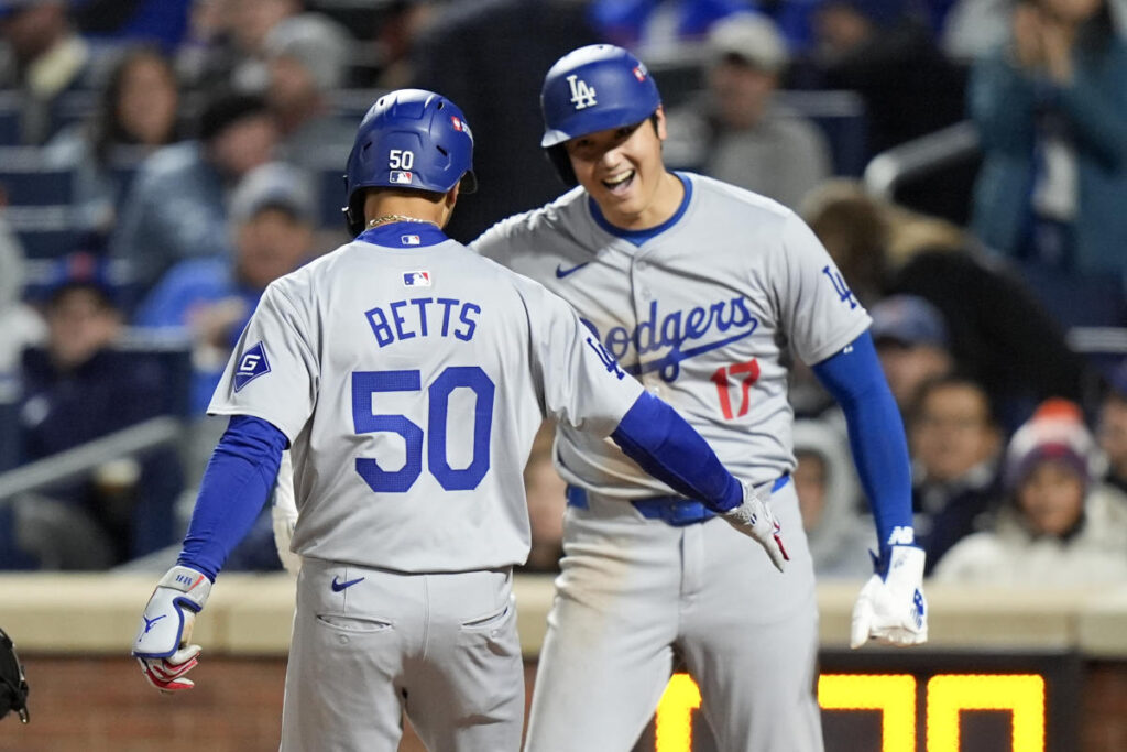 Dodgers vs. Mets: Shohei Ohtani, Mookie Betts lead L.A.’s offense in another blowout win in NLCS Game 4