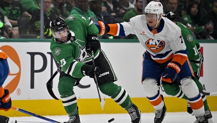 Islanders blanked by Stars, 3-0, still winless on young season