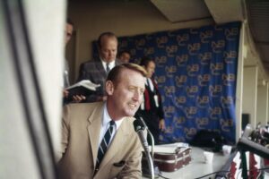 Vin Scully’s favorite call? Dodgers. Yankees. World Series.