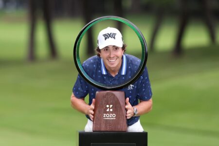 Nico Echavarria birdies the last and stares down Justin Thomas to win the 2024 Zozo Championship