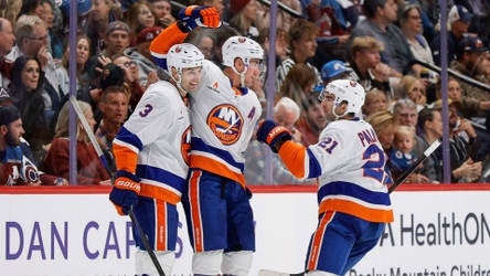 Brock Nelson scores twice in Islanders’ 6-2 win over Avalanche