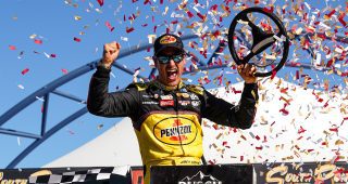 Joey Logano lands Championship 4 berth, denies Bell with victory at Vegas