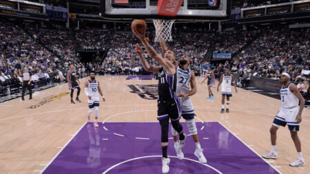 Sabonis’ strong opener spoiled by late error in Kings’ loss to Wolves