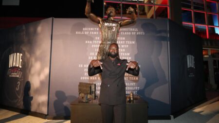 Watch Dwyane Wade’s statue unveiling in Miami