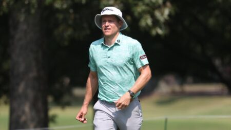 ‘Golf sucks so bad’: After two tee shots O.B., Peter Malnati makes hole-out double bogey