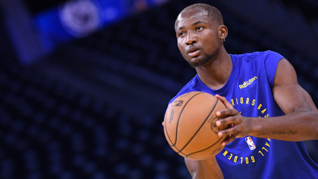 Report: Warriors move Kuminga to bench before Pelicans game