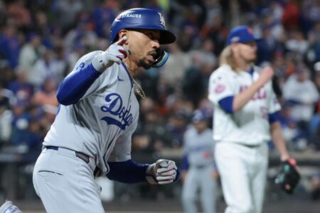 Plaschke: Everybody chill! Dodgers are still in control of their World Series destiny