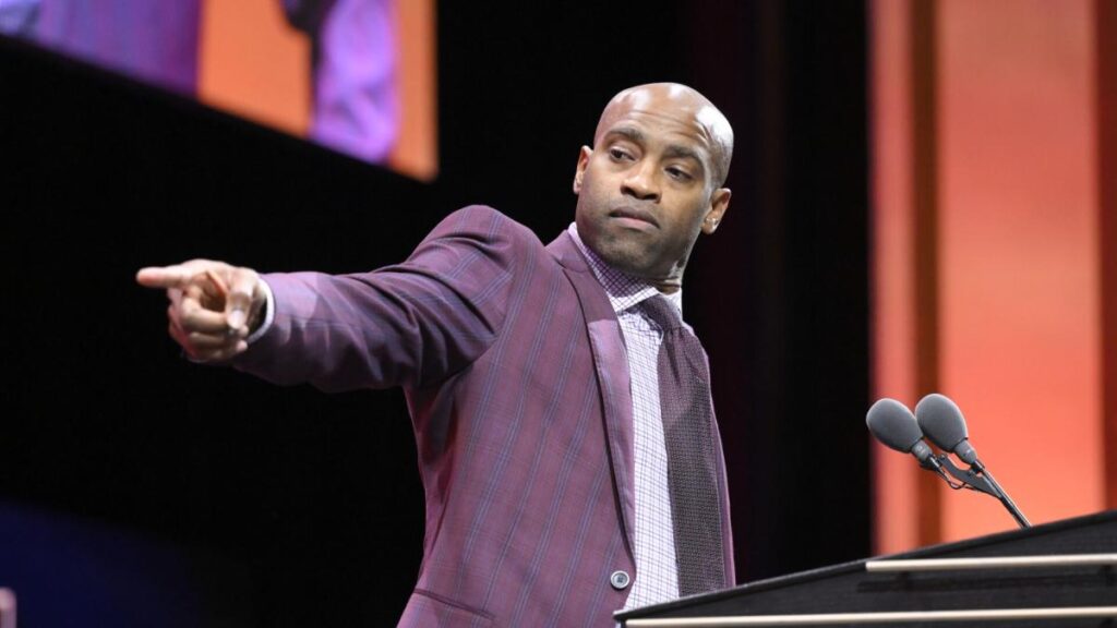 Check out highlights from Vince Carter, Chauncey Billups, Michael Cooper, others inducted into Hall of Fame