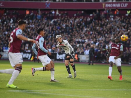 🔴 LIVE: Palmer denied early by VAR! Man Utd go close; Spurs face Palace