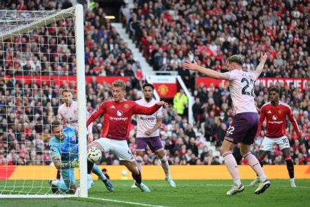 Manchester United vs Brentford LIVE: Premier League latest score as Erik ten Hag looks to end winless run