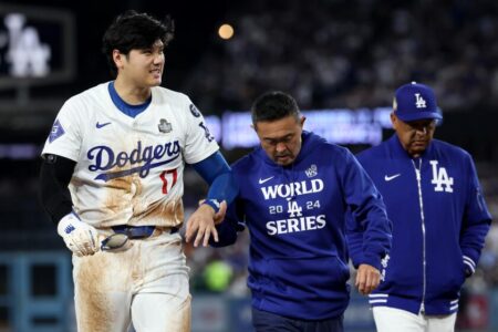 Shohei Ohtani expected to play Game 3 of the World Series after shoulder injury scare