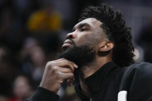 NBA fines 76ers 0,000 over statements about Joel Embiid’s injury, team has no timetable for his or Paul George’s return