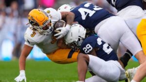 College football rankings: Kent State back on top ahead of three matchups between Bottom 25 teams