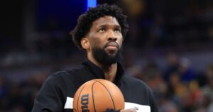 76ers’ Joel Embiid Rips ‘Bulls–t’ Narrative He Doesn’t Want to Play amid Knee Injury