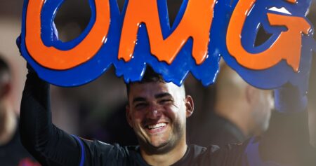 Mets’ ‘OMG’ Sign Donated to Baseball Hall of Fame in Cooperstown After NLCS Run