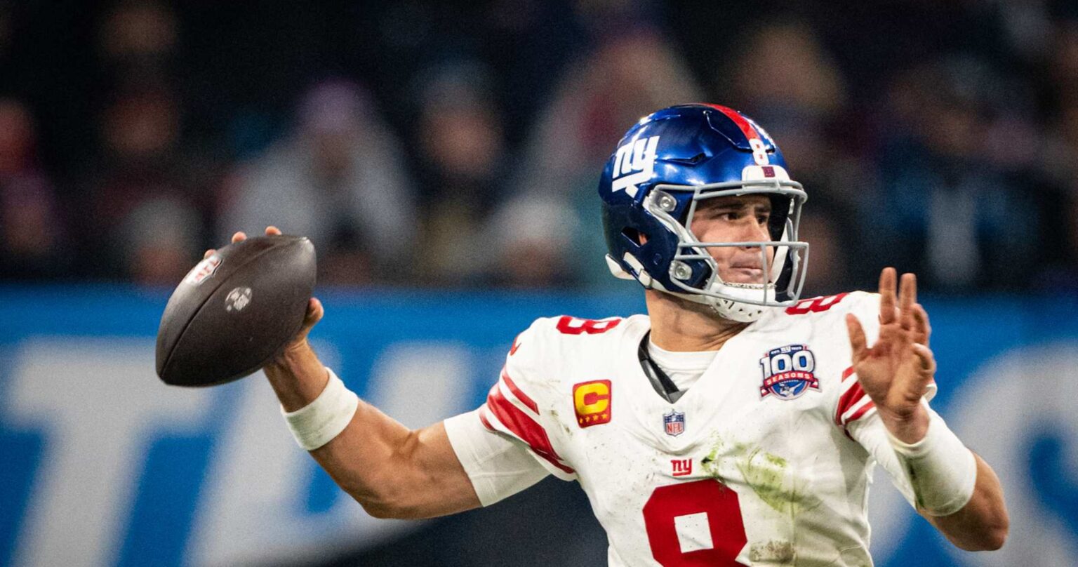 Daniel Jones Thanks Giants, Takes Responsibility for Struggles After Benching