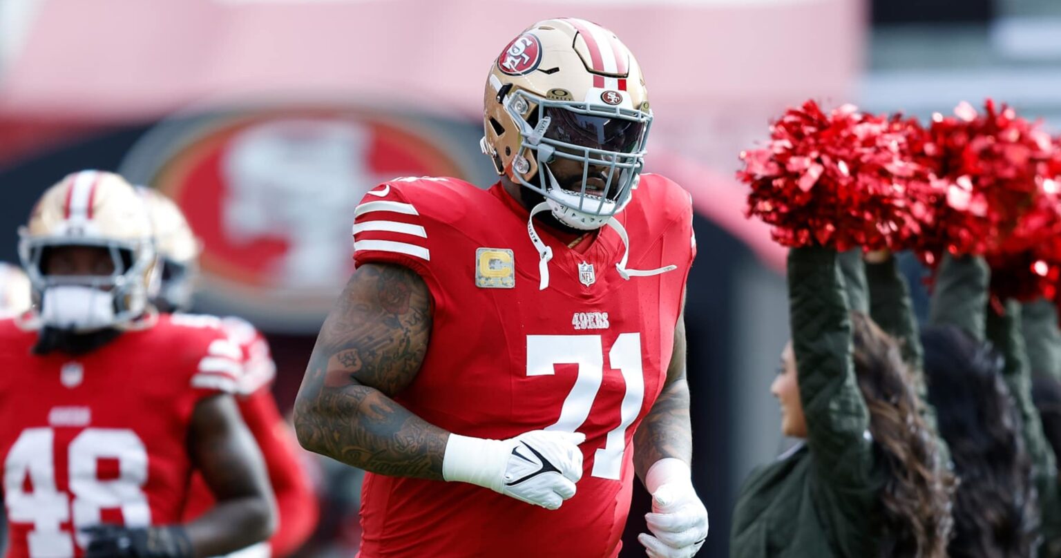 49ers’ Trent Williams Seen on Scooter in Locker Room amid Knee, Heel Injuries