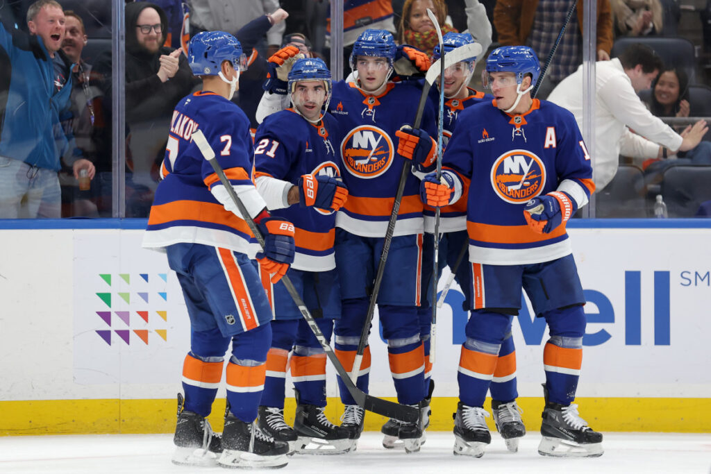 Injury-Plagued Islanders Rallying Together, Finding Success