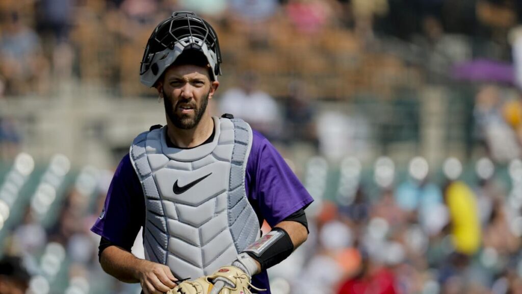 Jacob Stallings agrees to a 1-year, .5M deal with the Colorado Rockies