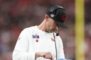 Shanahan unfazed by internet’s opinion of 49ers’ subpar season